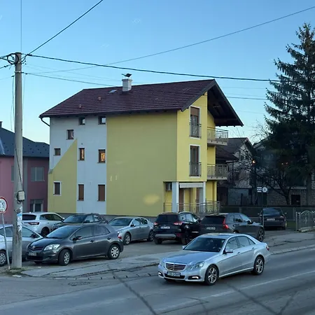 Papa Glisa Apartment